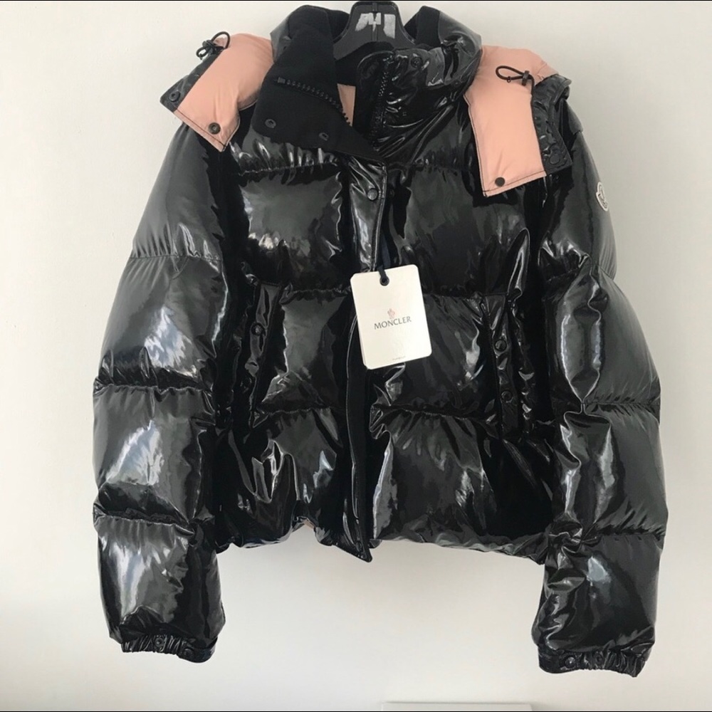 Moncler Gaura Shiny Puffer. 100% auth.